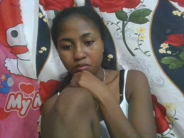 Marinah1a live cam on BongaCams