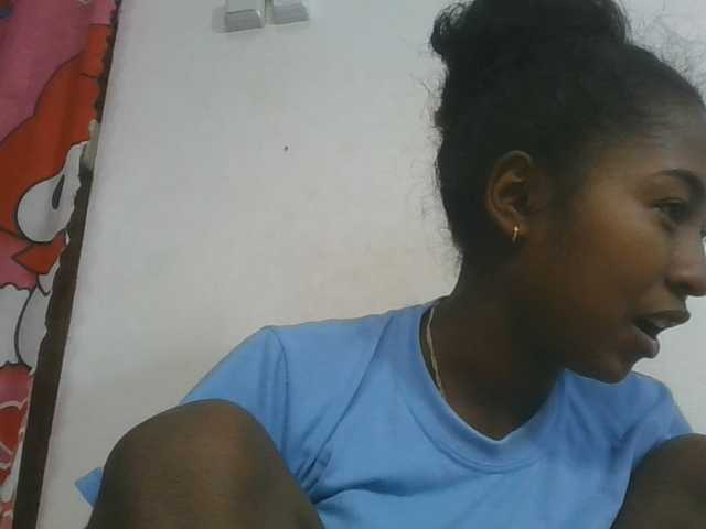 Marinah1a live cam on BongaCams