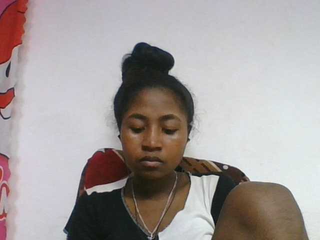 Marinah1a live cam on BongaCams