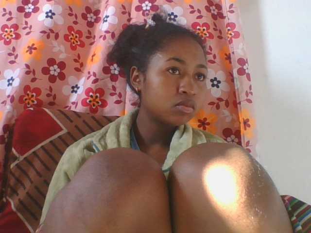 Marinah1a live cam on BongaCams