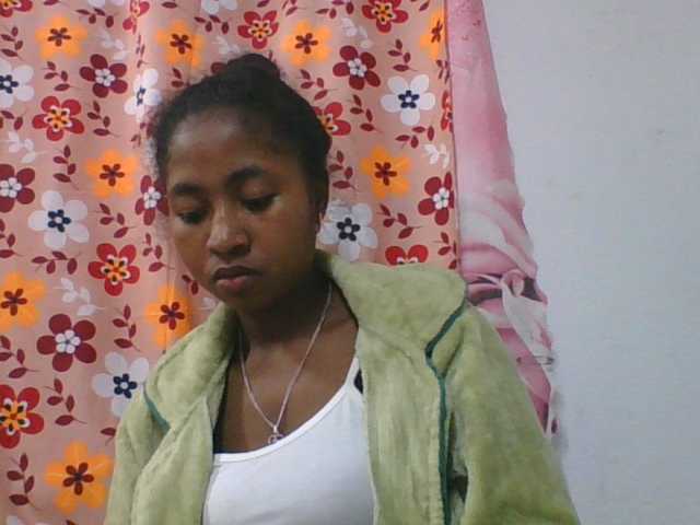 Marinah1a live cam on BongaCams