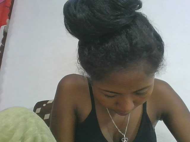 Marinah1a live cam on BongaCams