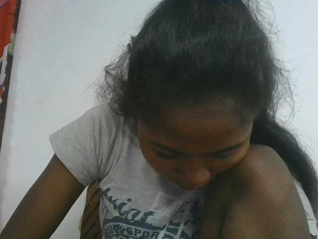 Marinah1a live cam on BongaCams