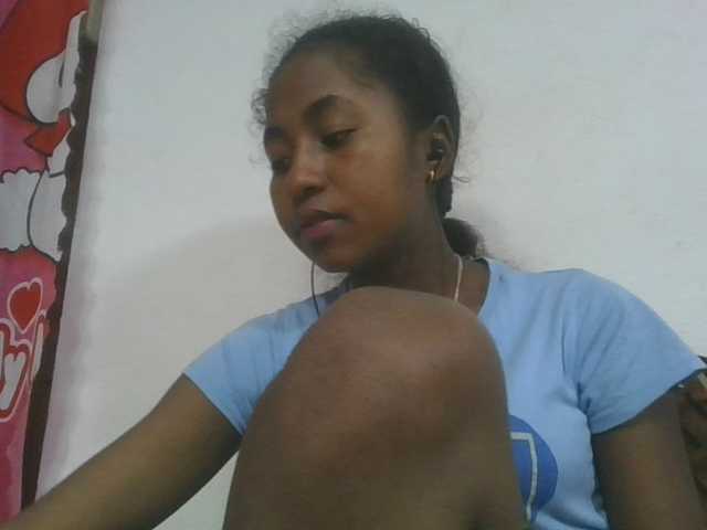 Marinah1a live cam on BongaCams