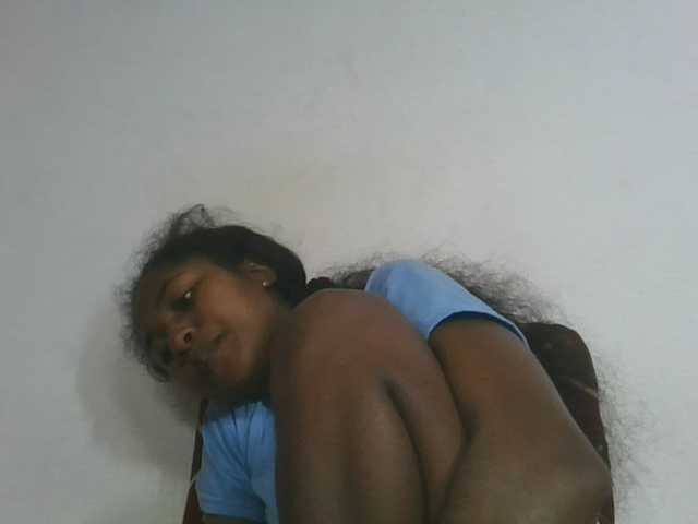 Marinah1a live cam on BongaCams