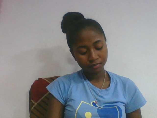 Marinah1a live cam on BongaCams