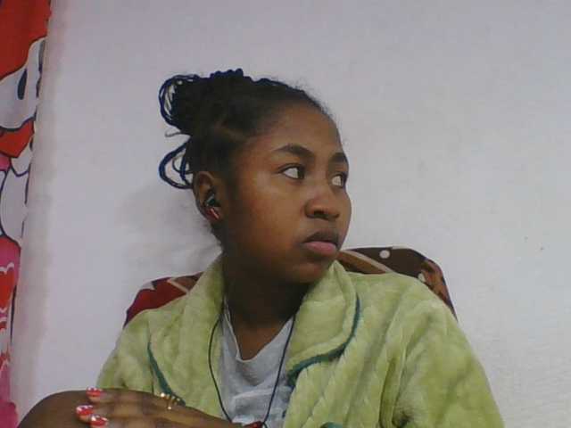 Marinah1a live cam on BongaCams