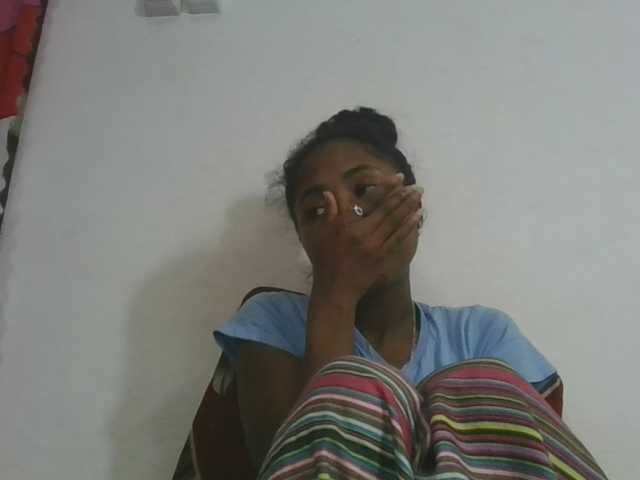 Marinah1a live cam on BongaCams