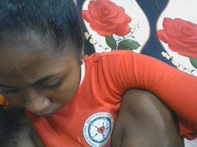 Marinah1a live cam on BongaCams