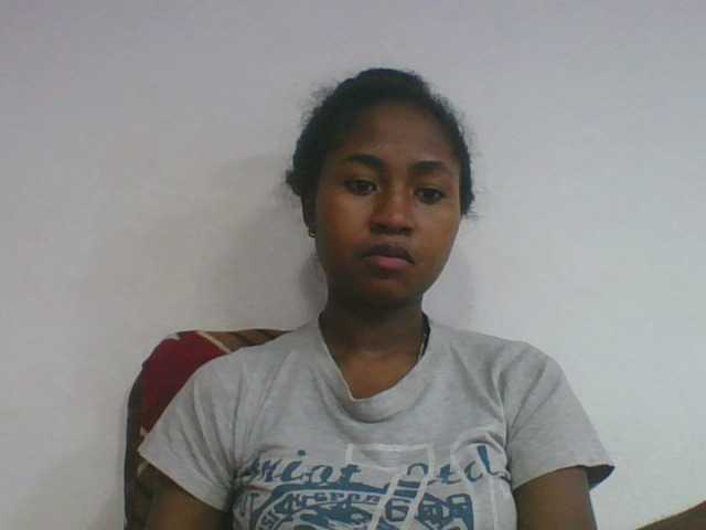 Marinah1a live cam on BongaCams