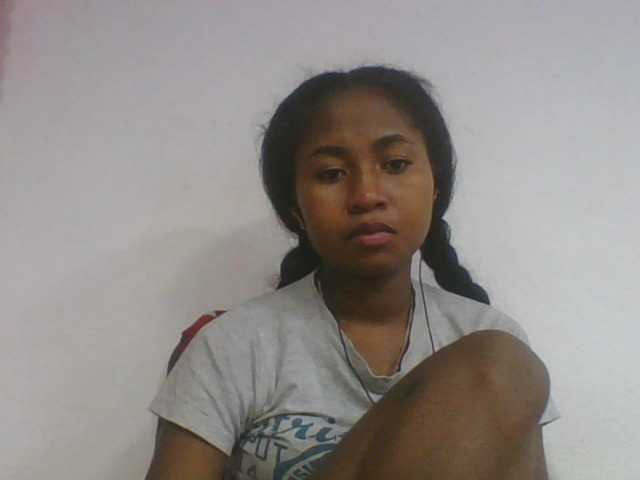Marinah1a live cam on BongaCams