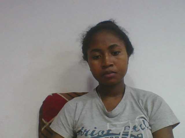 Marinah1a live cam on BongaCams