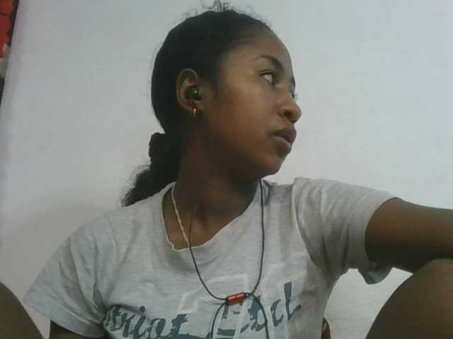 Marinah1a live cam on BongaCams