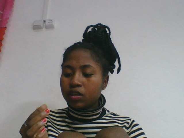 Marinah1a live cam on BongaCams