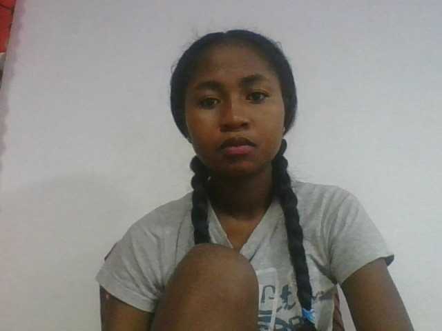 Marinah1a live cam on BongaCams