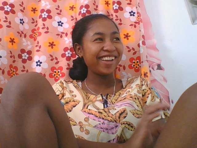 Marinah1a live cam on BongaCams