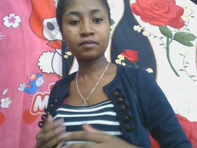 Marinah1a live cam on BongaCams