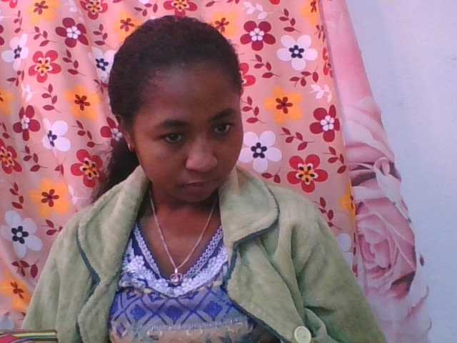 Marinah1a live cam on BongaCams