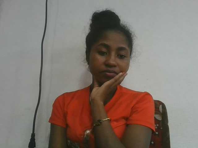 Marinah1a live cam on BongaCams