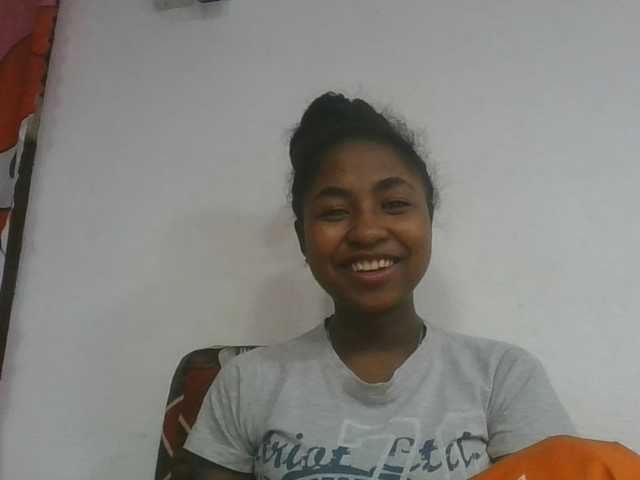 Marinah1a live cam on BongaCams