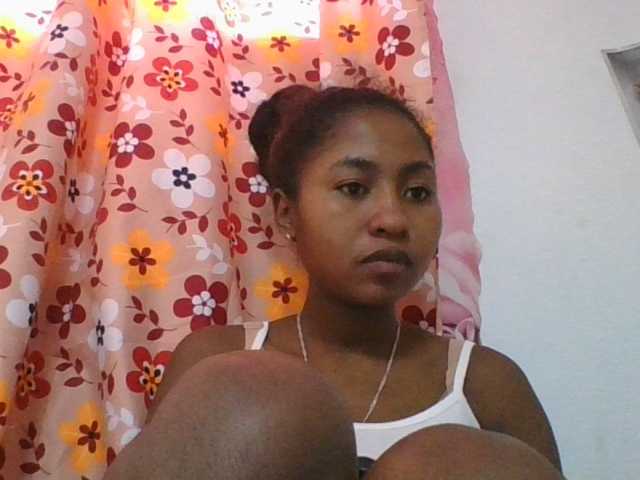 Marinah1a live cam on BongaCams