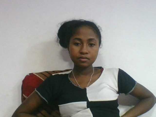Marinah1a live cam on BongaCams