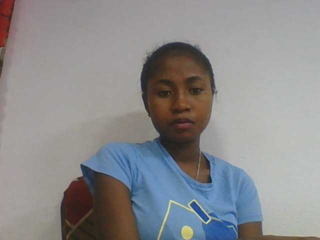 Marinah1a live cam on BongaCams