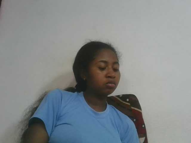 Marinah1a live cam on BongaCams