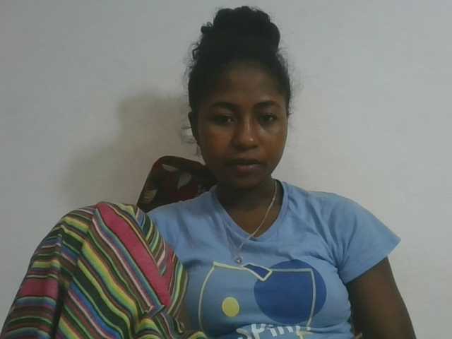 Marinah1a live cam on BongaCams