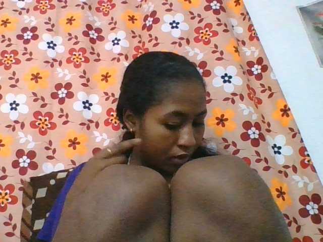 Marinah1a live cam on BongaCams