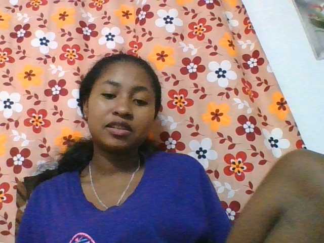 Marinah1a live cam on BongaCams
