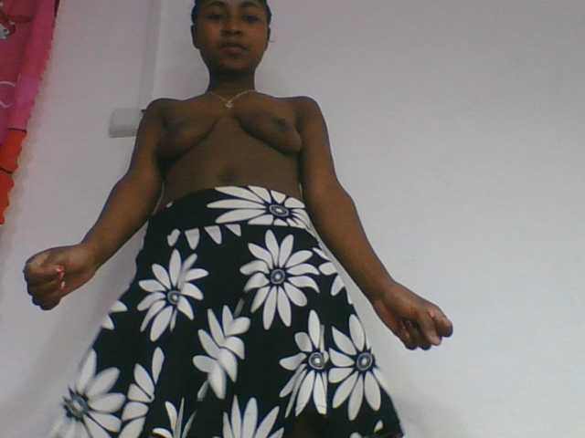 Marinah1a live cam on BongaCams