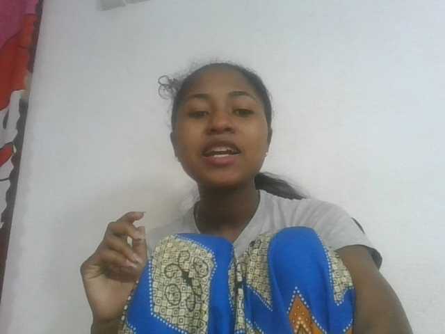 Marinah1a live cam on BongaCams