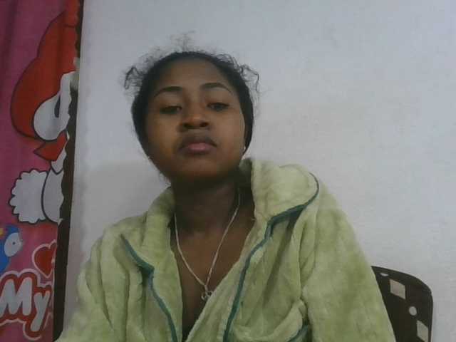 Marinah1a live cam on BongaCams