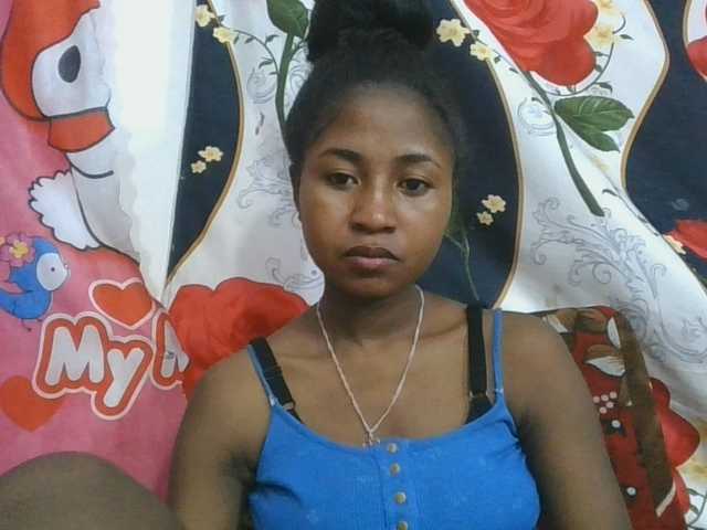 Marinah1a live cam on BongaCams