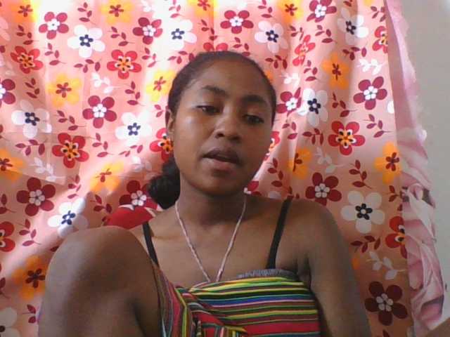 Marinah1a live cam on BongaCams