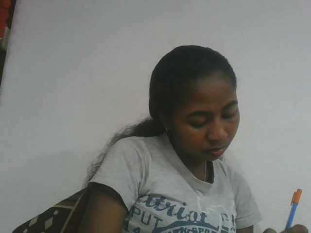 Marinah1a live cam on BongaCams