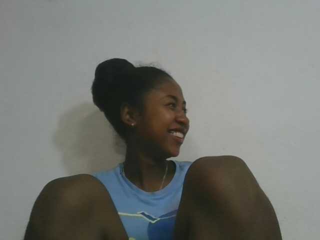 Marinah1a live cam on BongaCams