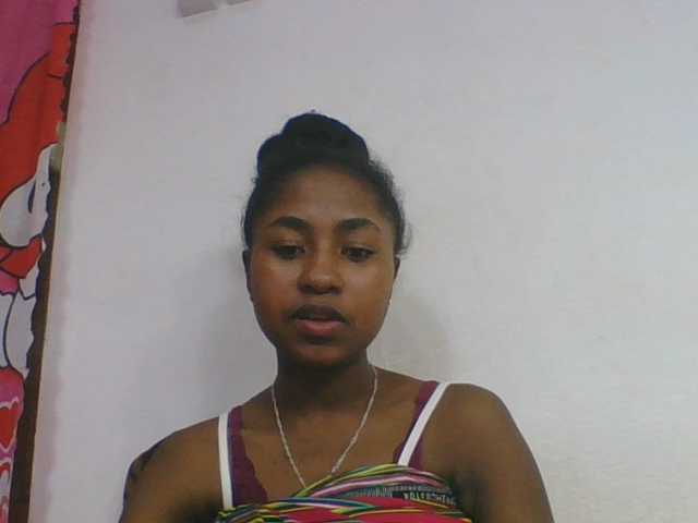 Marinah1a live cam on BongaCams