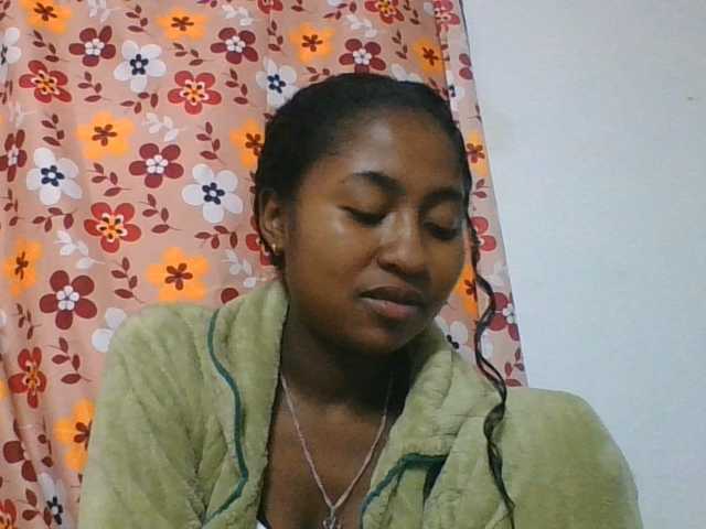 Marinah1a live cam on BongaCams