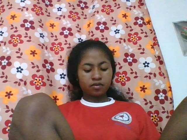 Marinah1a live cam on BongaCams