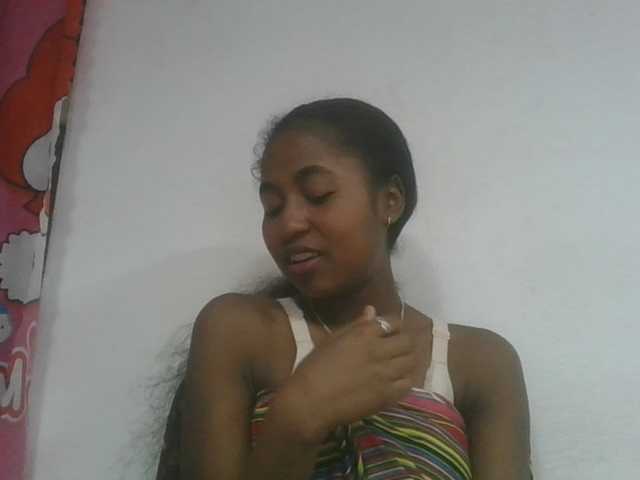 Marinah1a live cam on BongaCams
