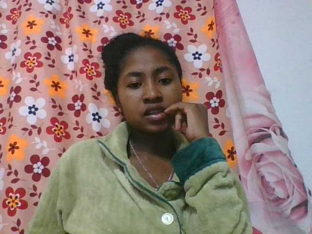 Marinah1a live cam on BongaCams