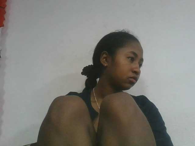 Marinah1a live cam on BongaCams