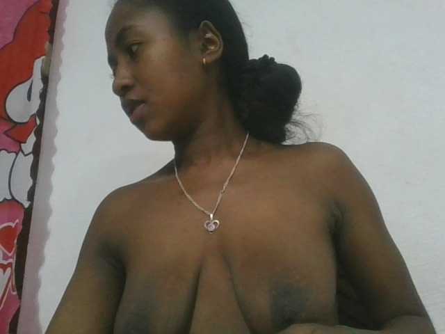 Marinah1a live cam on BongaCams