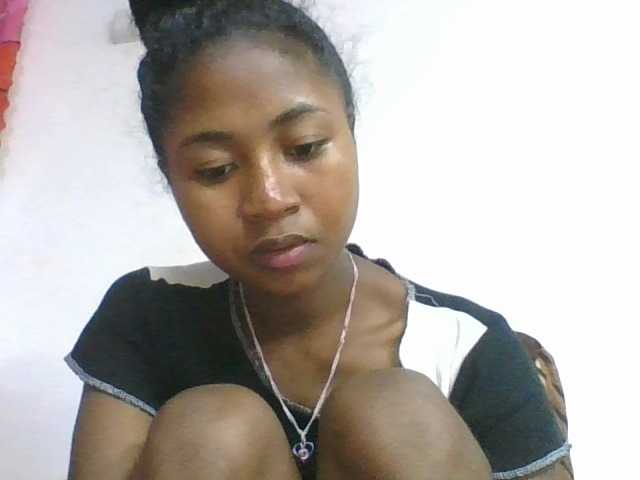 Marinah1a live cam on BongaCams