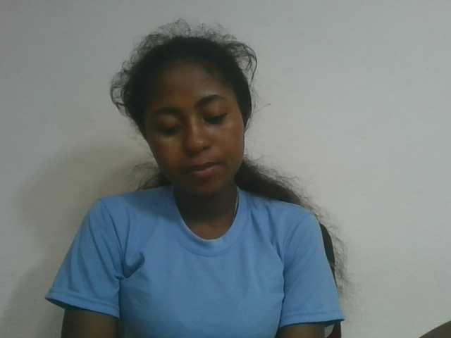 Marinah1a live cam on BongaCams