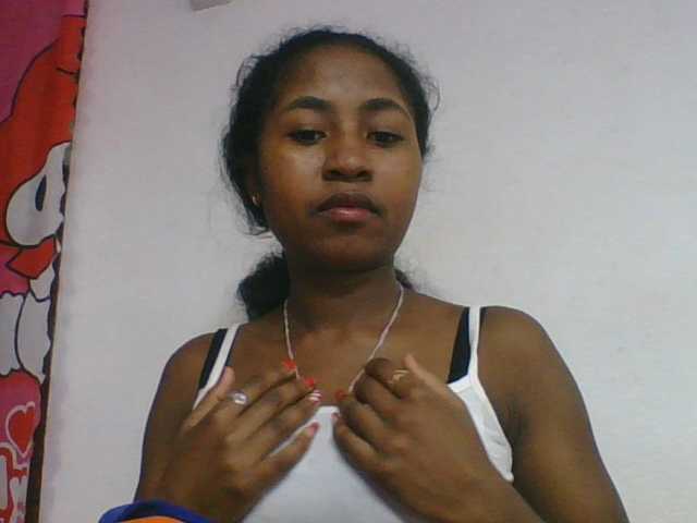 Marinah1a live cam on BongaCams