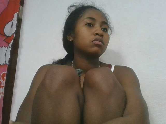 Marinah1a live cam on BongaCams