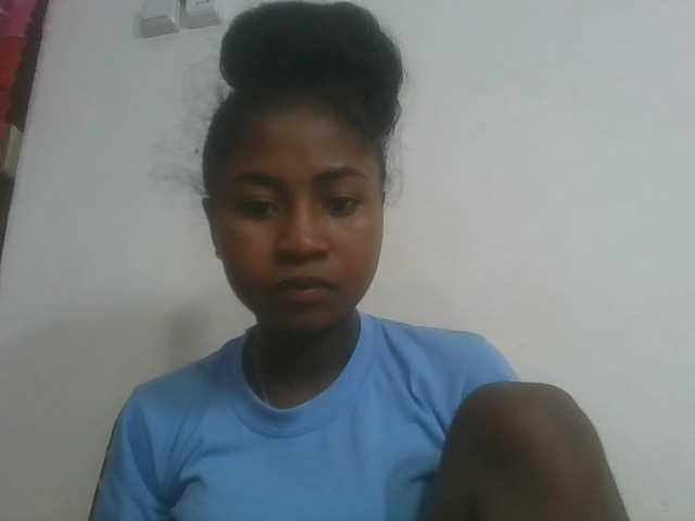 Marinah1a live cam on BongaCams